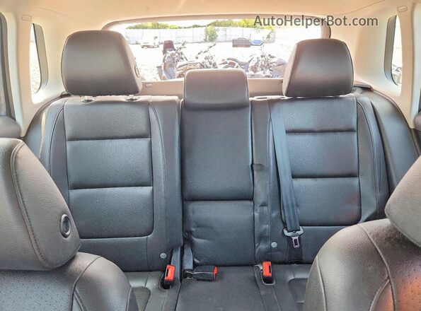 WVGBV7AX3GW577882 2016 VOLKSWAGEN TIGUAN Blue Rear seats view