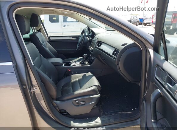 WVGEF9BP0GD012893 2016 VOLKSWAGEN TOUAREG Gray Widok wnętrza z przodu