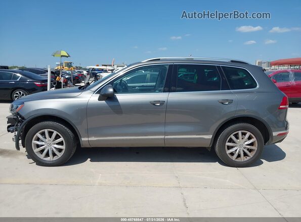 WVGEF9BP0GD012893 2016 VOLKSWAGEN TOUAREG Gray 