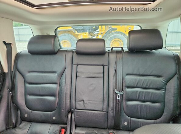WVGEF9BP2GD001412 2016 VOLKSWAGEN TOUAREG Черный Вид задних сидений