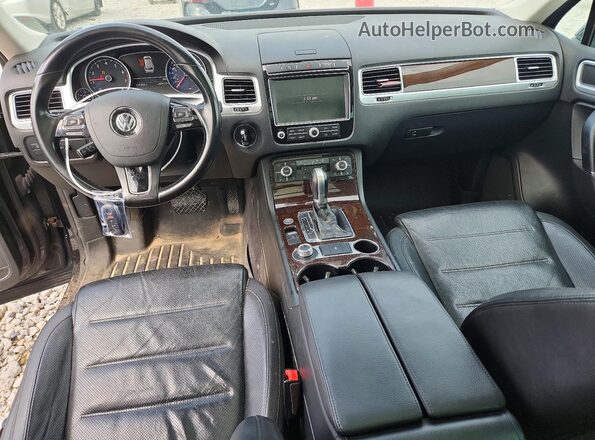 WVGEF9BP2GD001412 2016 VOLKSWAGEN TOUAREG Черный Вид панели приборов
