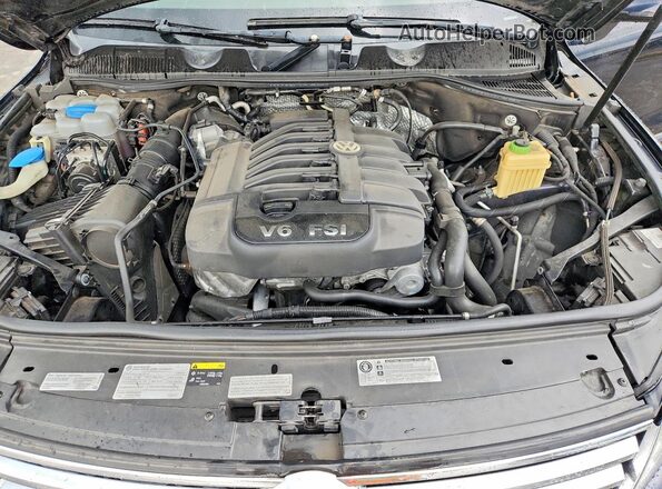 WVGEF9BP3GD010460 2016 VOLKSWAGEN TOUAREG Blue Вид підкапотного простору