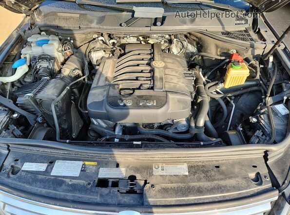 WVGEF9BP5GD003641 2016 VOLKSWAGEN TOUAREG Gray Vista del compartimento del motor