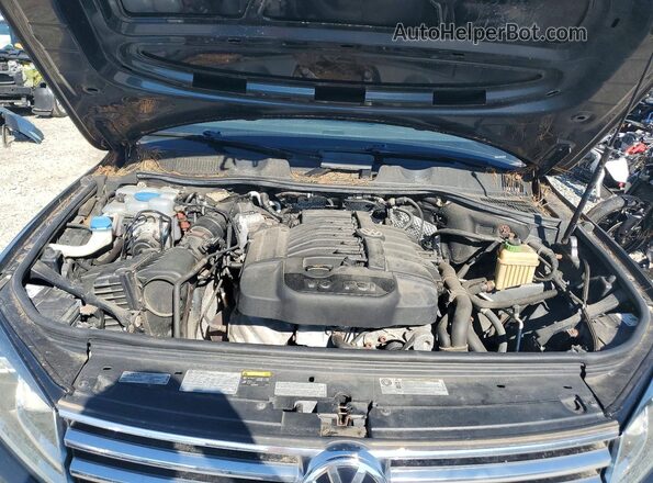 WVGEF9BP7GD009182 2016 VOLKSWAGEN TOUAREG Серый 