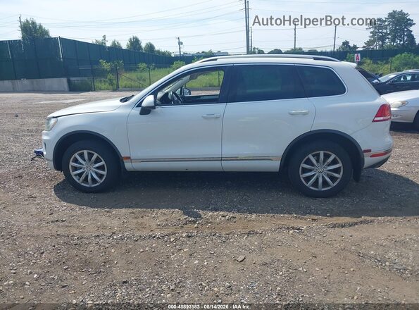 WVGEF9BP8GD009644 2016 VOLKSWAGEN TOUAREG Белый Панорамный вид салона 360°