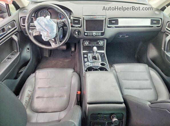 WVGEF9BPXGD012447 2016 VOLKSWAGEN TOUAREG Black Առջևի վահանակի տեսք