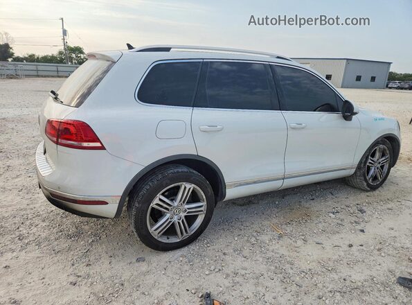 WVGEP9BP8GD001606 2016 VOLKSWAGEN TOUAREG Белый Задняя правая четверть
