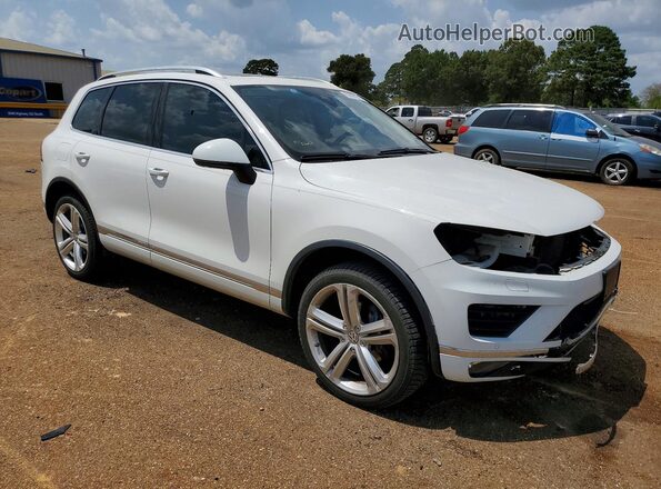 WVGGF7BP6HD005915 2017 VOLKSWAGEN TOUAREG White Przód prawy