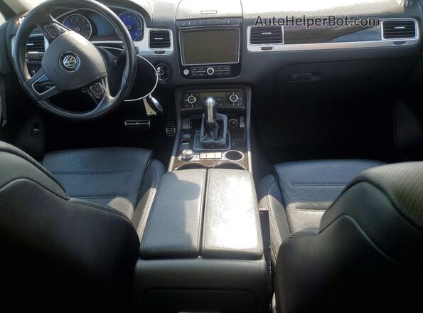 WVGGF7BPXHD003391 2017 VOLKSWAGEN TOUAREG Black Առջևի վահանակի տեսք