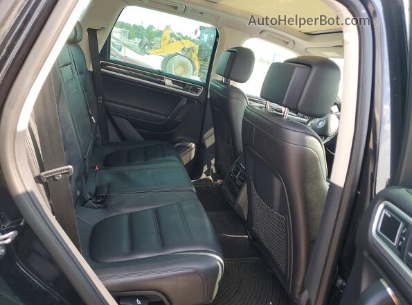 WVGGF7BPXHD003391 2017 VOLKSWAGEN TOUAREG Black Սալոնի հետևի տեսք