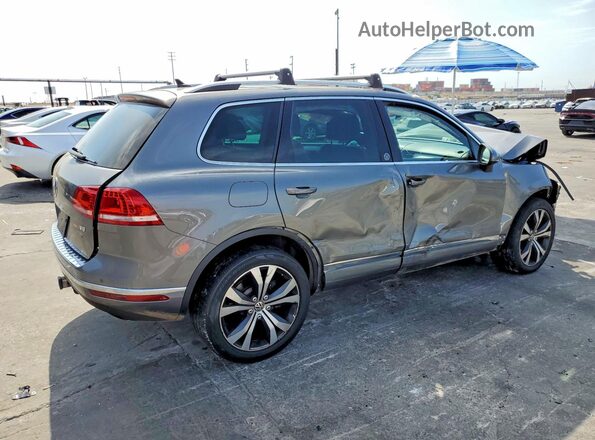 WVGRF7BP0HD005627 2017 VOLKSWAGEN TOUAREG Серый Задняя правая четверть