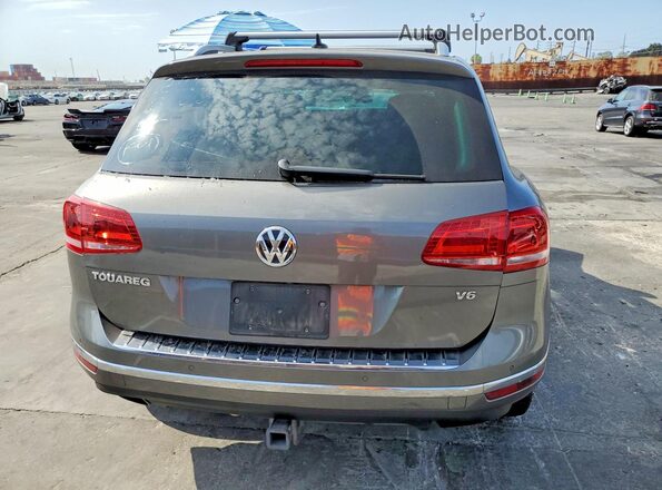 WVGRF7BP0HD005627 2017 VOLKSWAGEN TOUAREG Серый Вид сзади
