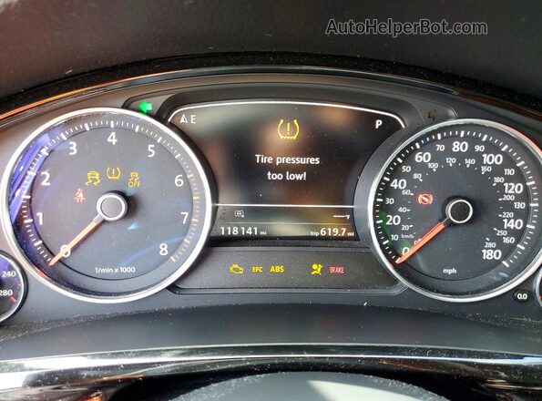 WVGRF7BP0HD005627 2017 VOLKSWAGEN TOUAREG Серый Вид щитка приборов