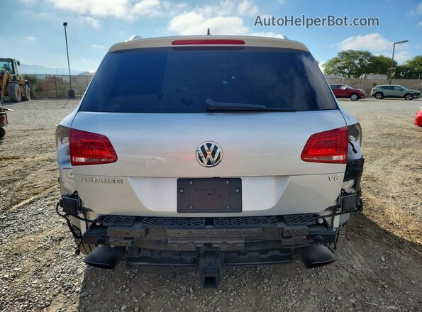 WVGRF7BP2HD006309 2017 VOLKSWAGEN TOUAREG Silver Հետևի տեսք