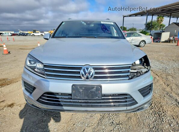 WVGRF7BP2HD006309 2017 VOLKSWAGEN TOUAREG Silver Դիմացի տեսք