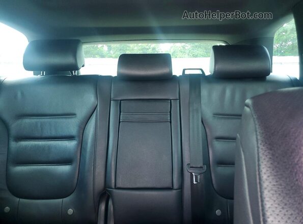 WVGRF7BP4HD004299 2017 VOLKSWAGEN TOUAREG White Հետևի նստատեղերի տեսք