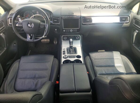 WVGRF7BP4HD004299 2017 VOLKSWAGEN TOUAREG White Առջևի վահանակի տեսք