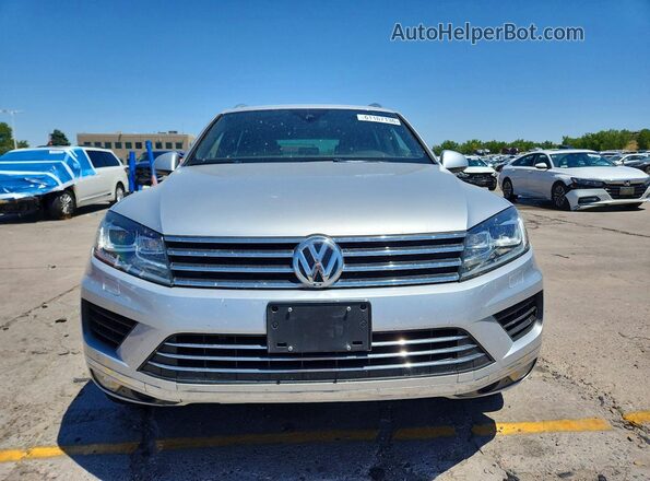 WVGRF7BP5HD004411 2017 VOLKSWAGEN TOUAREG Silver წინა ხედი