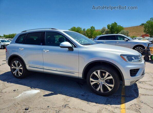 WVGRF7BP5HD004411 2017 VOLKSWAGEN TOUAREG Silver წინა მარჯვენა
