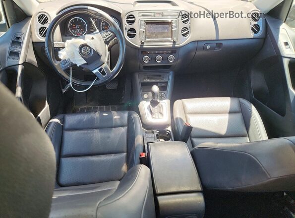 WVGRV7AX5HW501533 2017 VOLKSWAGEN TIGUAN Черный Вид панели приборов