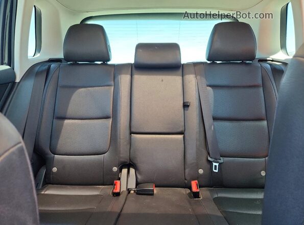 WVGRV7AX5HW501533 2017 VOLKSWAGEN TIGUAN Черный Вид задних сидений