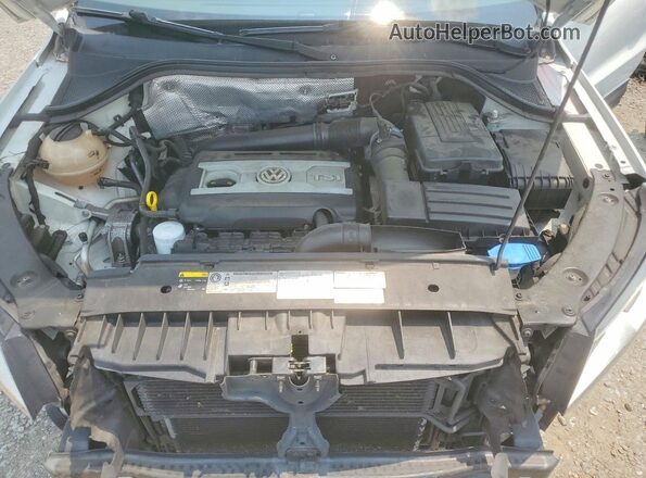WVGSV7AX4HW510810 2017 VOLKSWAGEN TIGUAN White ძრავის განყოფილების ხედი