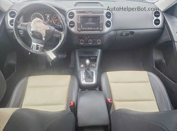WVGSV7AX5HK015345 2017 VOLKSWAGEN TIGUAN Black Вид панелі приладів
