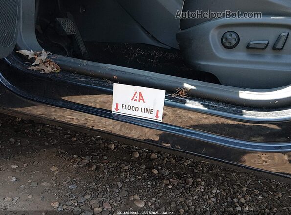 WVGSV7AX7HK015296 2017 VOLKSWAGEN TIGUAN Black Widok z przodu