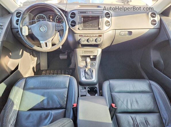 WVGTV7AX0HW508749 2017 VOLKSWAGEN TIGUAN White Вид панелі приладів