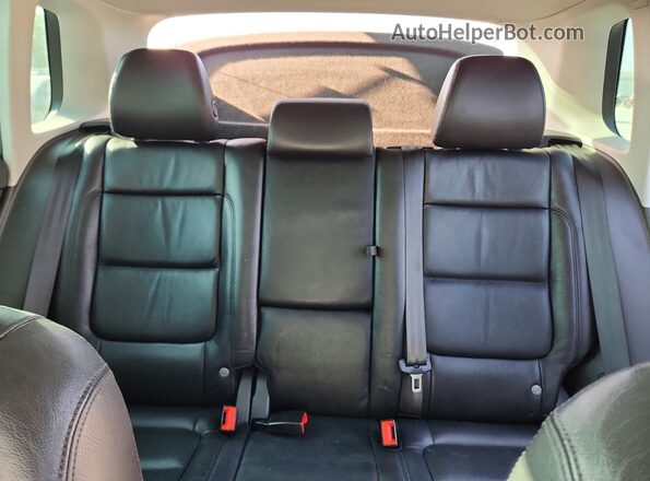 WVGTV7AX0HW508749 2017 VOLKSWAGEN TIGUAN White Вид задніх сидінь