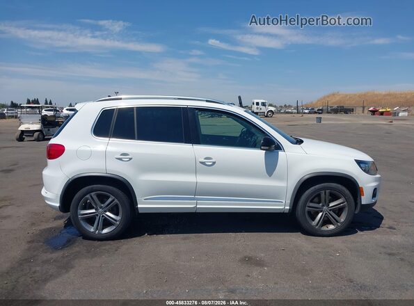 WVGTV7AX3HK020211 2017 VOLKSWAGEN TIGUAN White Вид задньої частини салону
