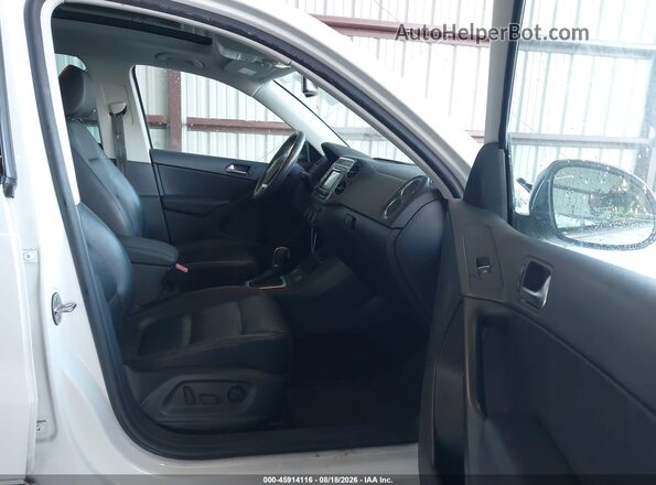 WVGTV7AX4HW507023 2017 VOLKSWAGEN TIGUAN White წინა სალონის ხედი