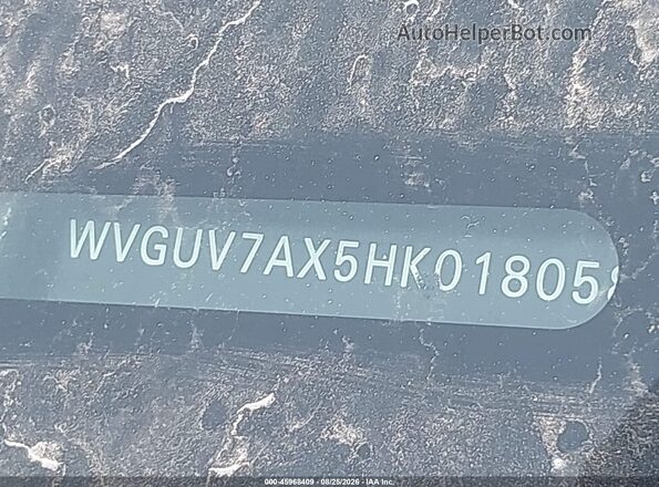 WVGUV7AX5HK018058 2017 VOLKSWAGEN TIGUAN White 