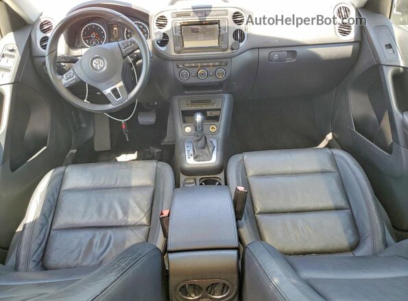 WVGUV7AX7HK023004 2017 VOLKSWAGEN TIGUAN Black Вид панелі приладів