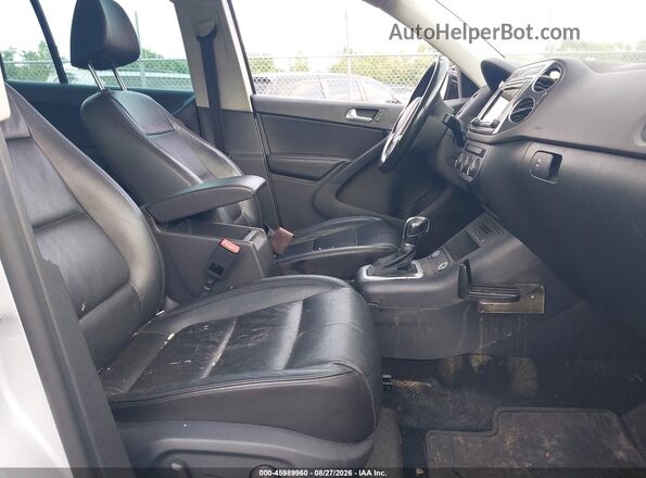 WVGUV7AX7HW507635 2017 VOLKSWAGEN TIGUAN Silver Widok wnętrza z przodu