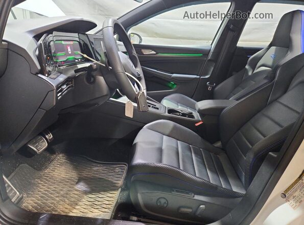 WVWEB7CD6NW192651 2022 VOLKSWAGEN GOLF White Widok wnętrza z przodu