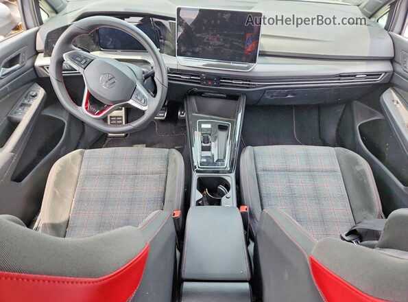 WVWLE7CD0TW225445 2026 VOLKSWAGEN GTI Gray Widok deski rozdzielczej