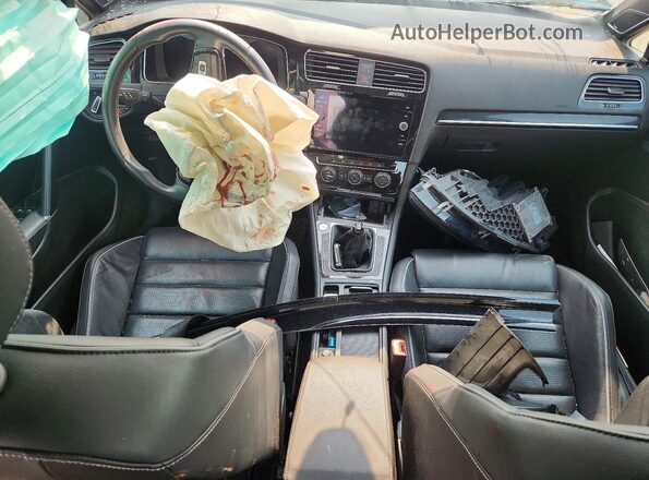 WVWWF7AU8JW063915 2018 VOLKSWAGEN GOLF Gray Առջևի վահանակի տեսք