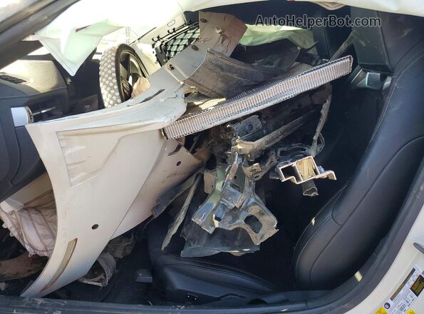 WZ1DB2G06PW060130 2023 TOYOTA GR White Vista interior delantera