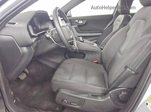 YSMED3KA7PL133918 2023 POLESTAR 2 Silver Вид салону спереду