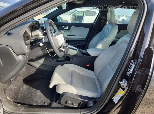 YSMED3KA8PL139937 2023 POLESTAR 2 Черный 