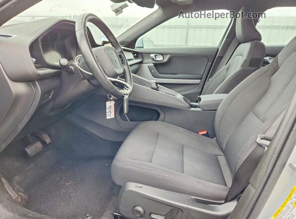 YSMED3KA8PL144166 2023 POLESTAR 2 Серебряный Вид салона спереди