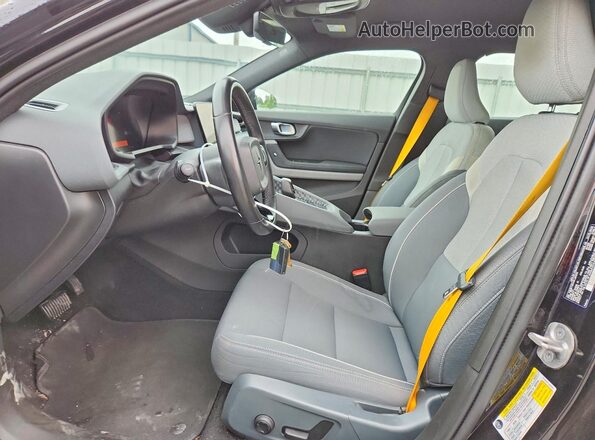 YSMET3KA1PL127678 2023 POLESTAR 2 Black Front interior view