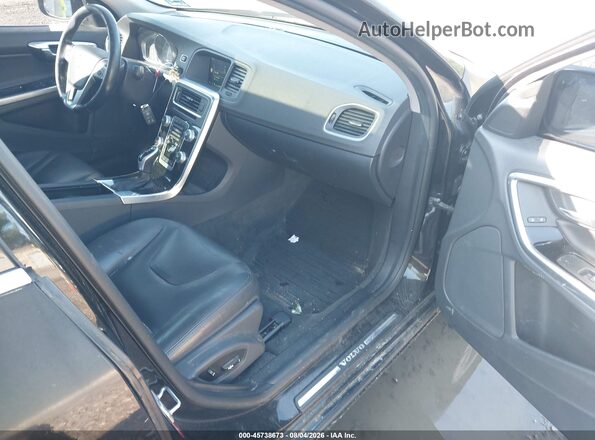 YV126MFK0G2405095 2016 VOLVO S60 Черный Вид салона спереди