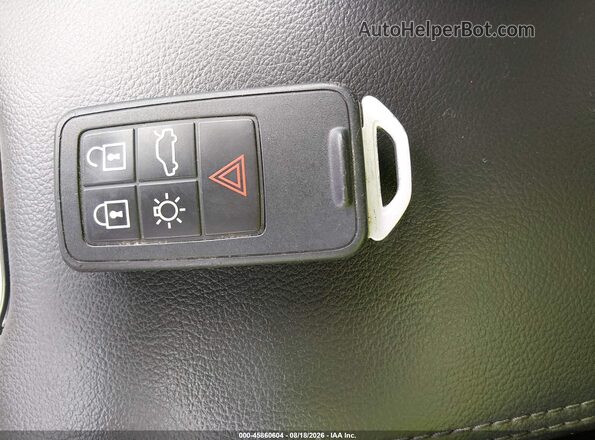 YV126MFK2G2413344 2016 VOLVO S60 Серебряный Вид панели приборов