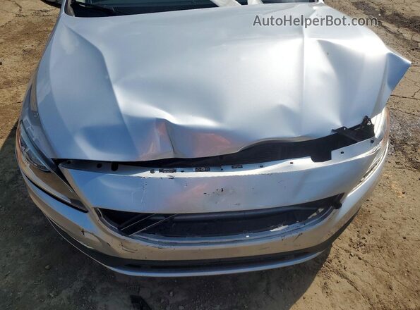 YV126MFK4G2411806 2016 VOLVO S60 Silver Rear interior view