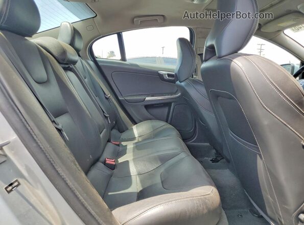 YV126MFL0H2438057 2017 VOLVO S60 Серебряный Вид задних сидений