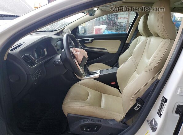 YV126MFL6J2454401 2018 VOLVO S60 White წინა სალონის ხედი