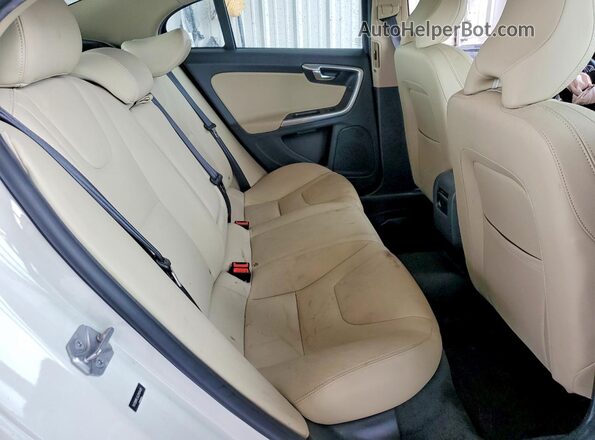 YV126MFL6J2454401 2018 VOLVO S60 White უკანა სავარძლების ხედი