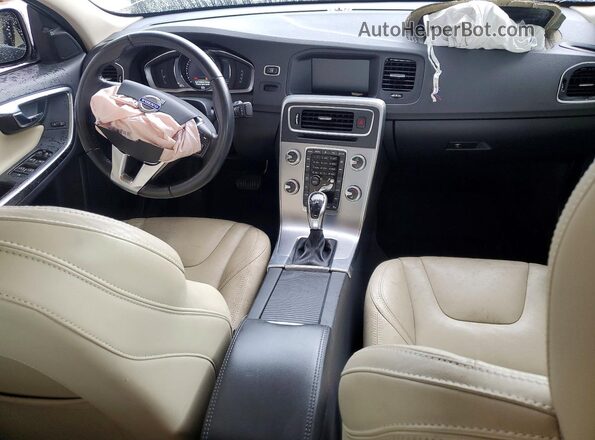 YV126MFL6J2454401 2018 VOLVO S60 White წინა პანელის ხედი